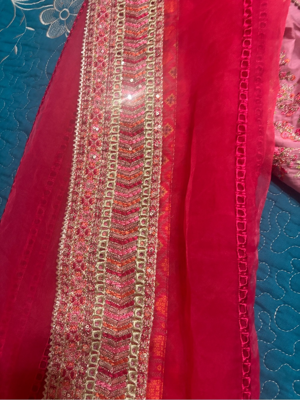 Embroidered Pink Long-Sleeve Women's Dress with Contrasting Dupatta - Picture 8 of 10
